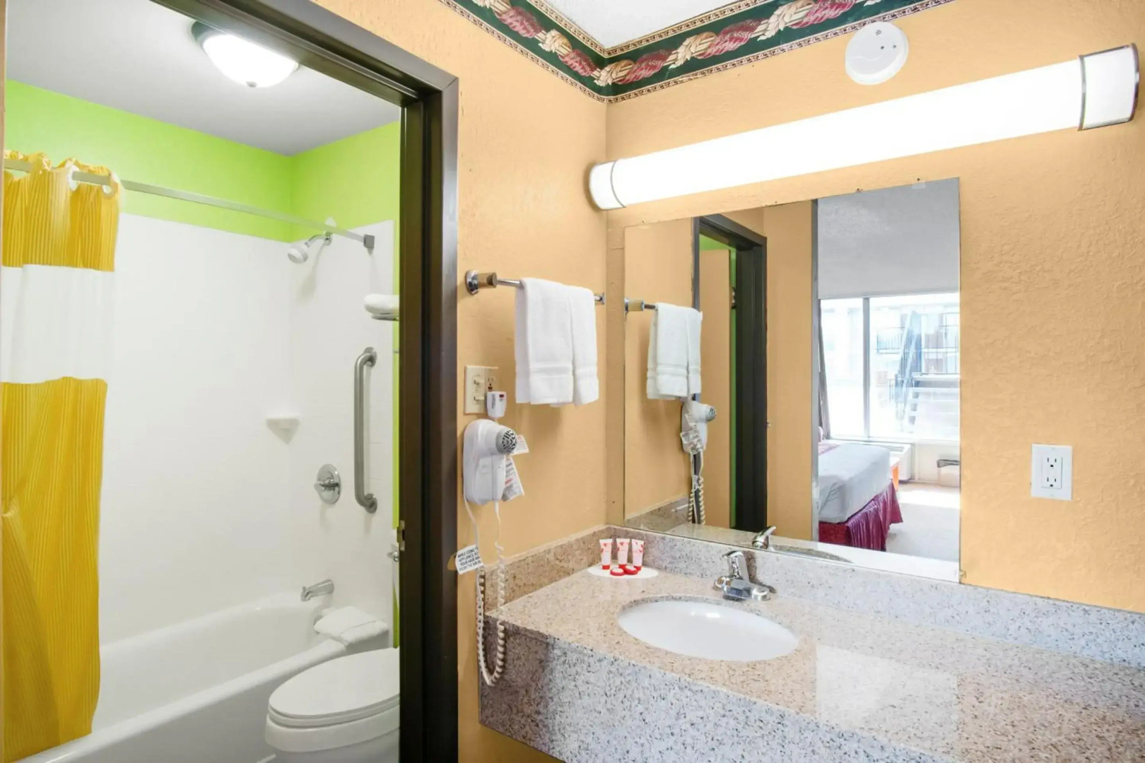 Foto - Quality Inn & Suites Orlando Airport