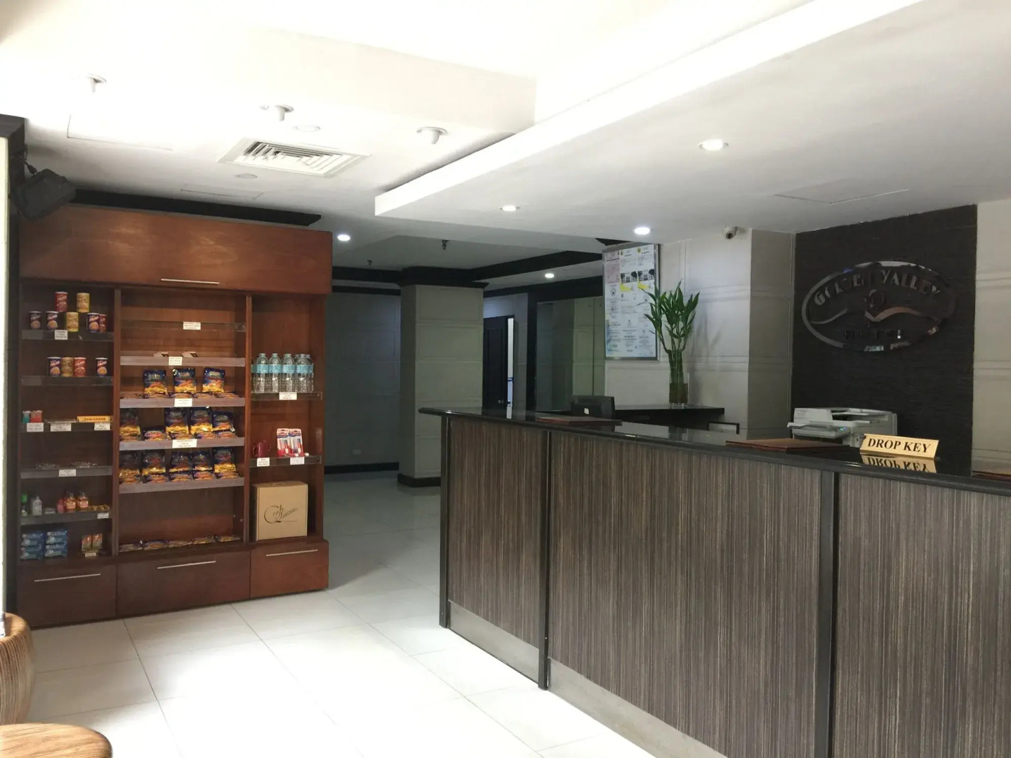 Photo - Golden Valley Hotel