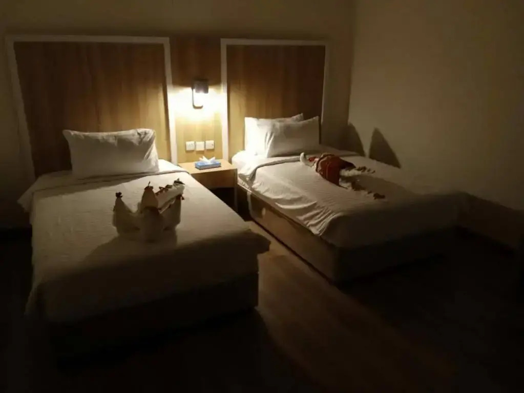 Photo - Towlan Khurais