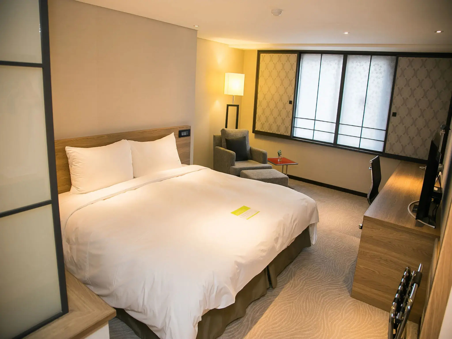 Photo - Royal Inn Taipei Nanxi - MRT Zhongshan Station