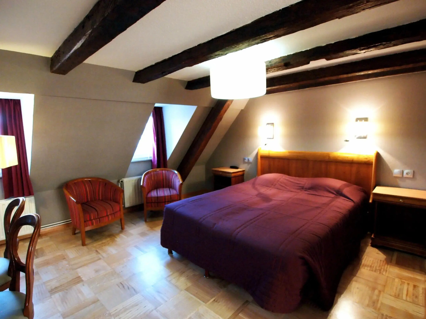 Foto - Logis Hôtel Restaurant Au Cerf d'Or