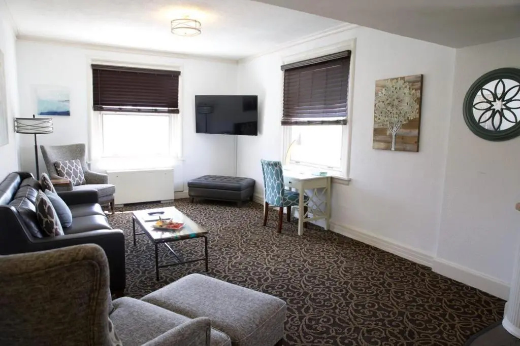 Photo - Spokane Club Hotel