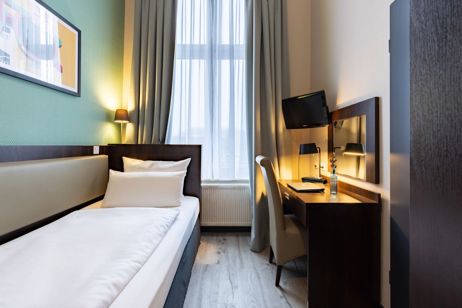 Photo - Garner Hotel Hamburg - Graf Moltke by IHG