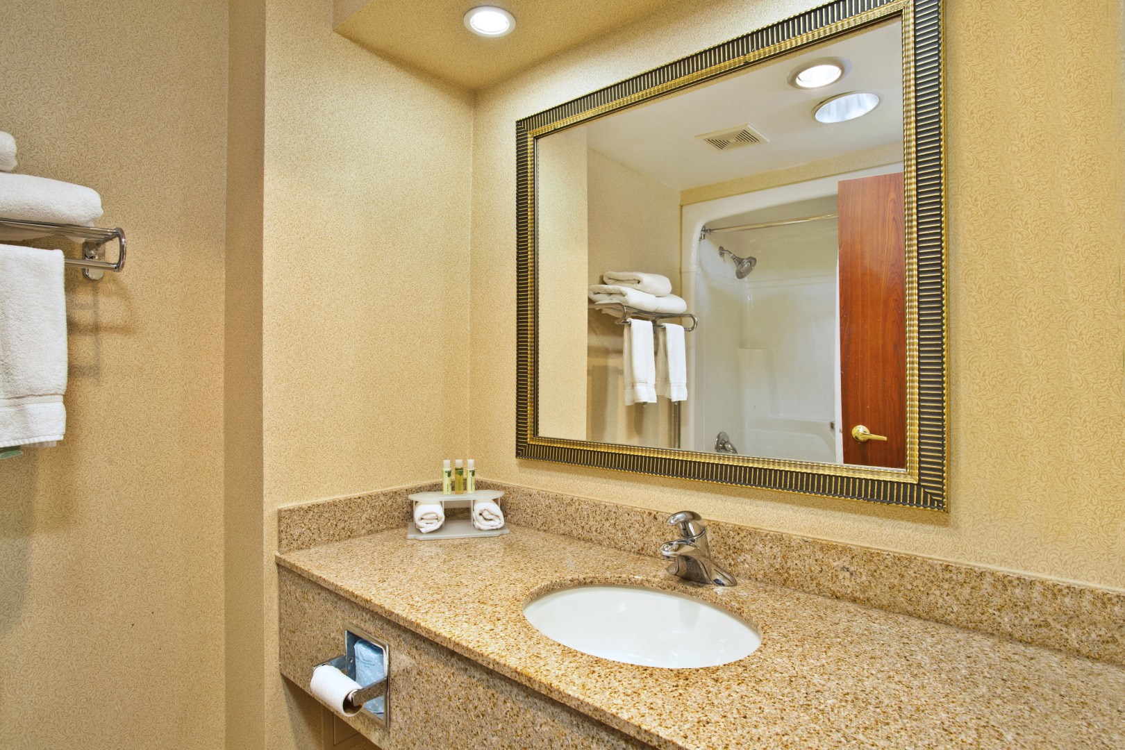 Photo - GLō Best Western Mississauga Corporate Centre