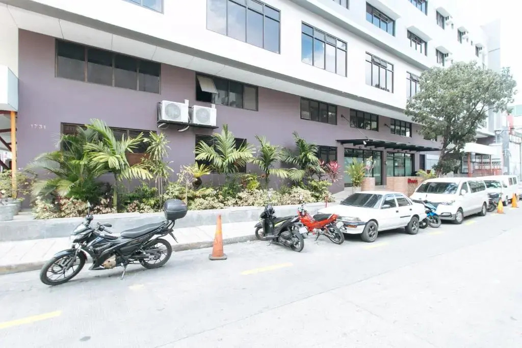 Photo - RedDoorz Plus at Evangelista Street Makati