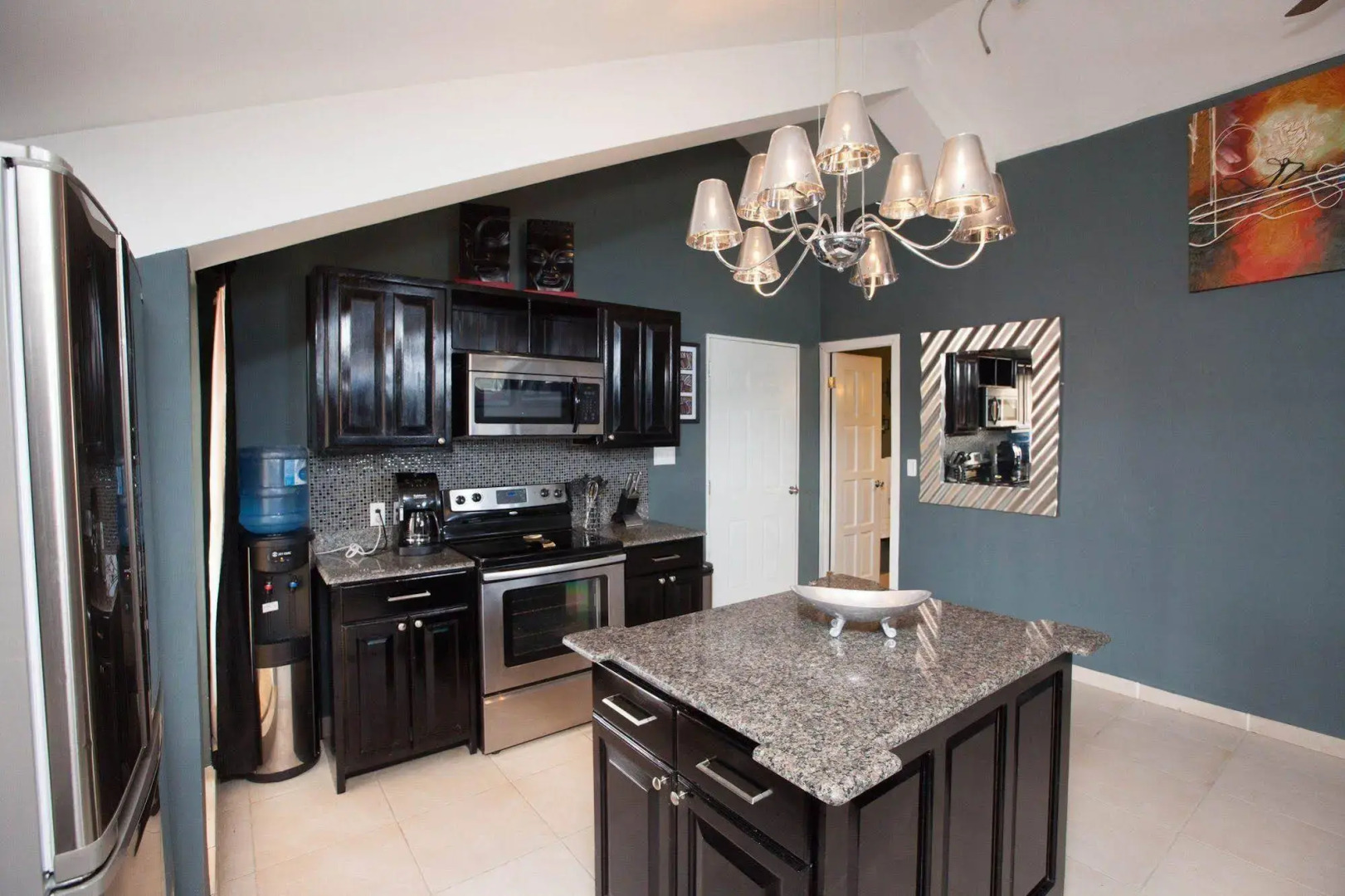 Photo - Tropical Suites Hotel