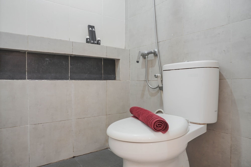 Fully Furnished With Elegant Design 2Br Bassura City Apartment