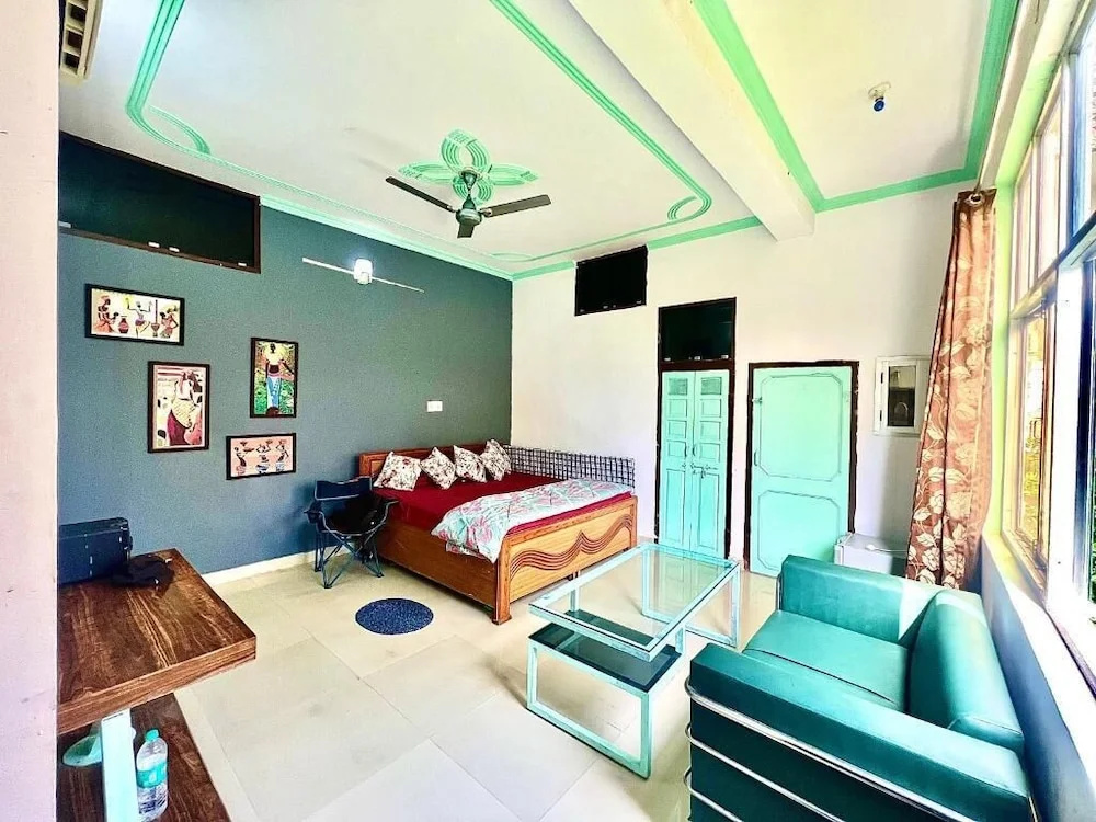 Bhoora House