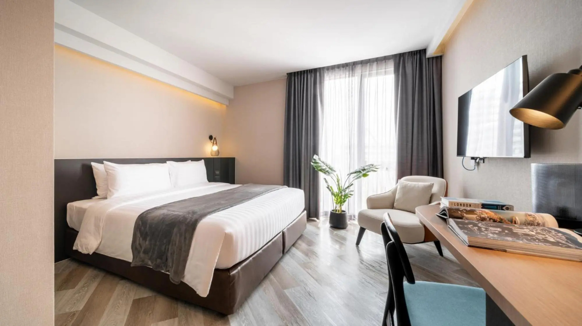 Photo - Seekers Finders Rama IV Hotel SureStay Collection by BW