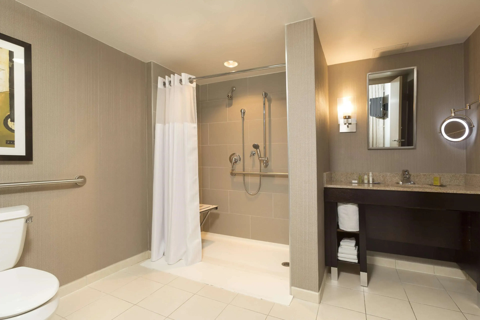 Photo - DoubleTree Suites by Hilton Nashville Airport
