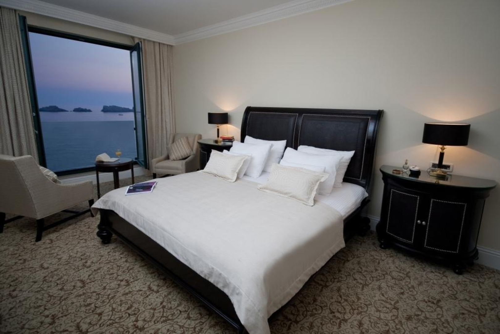 Photo - Royal Princess Hotel