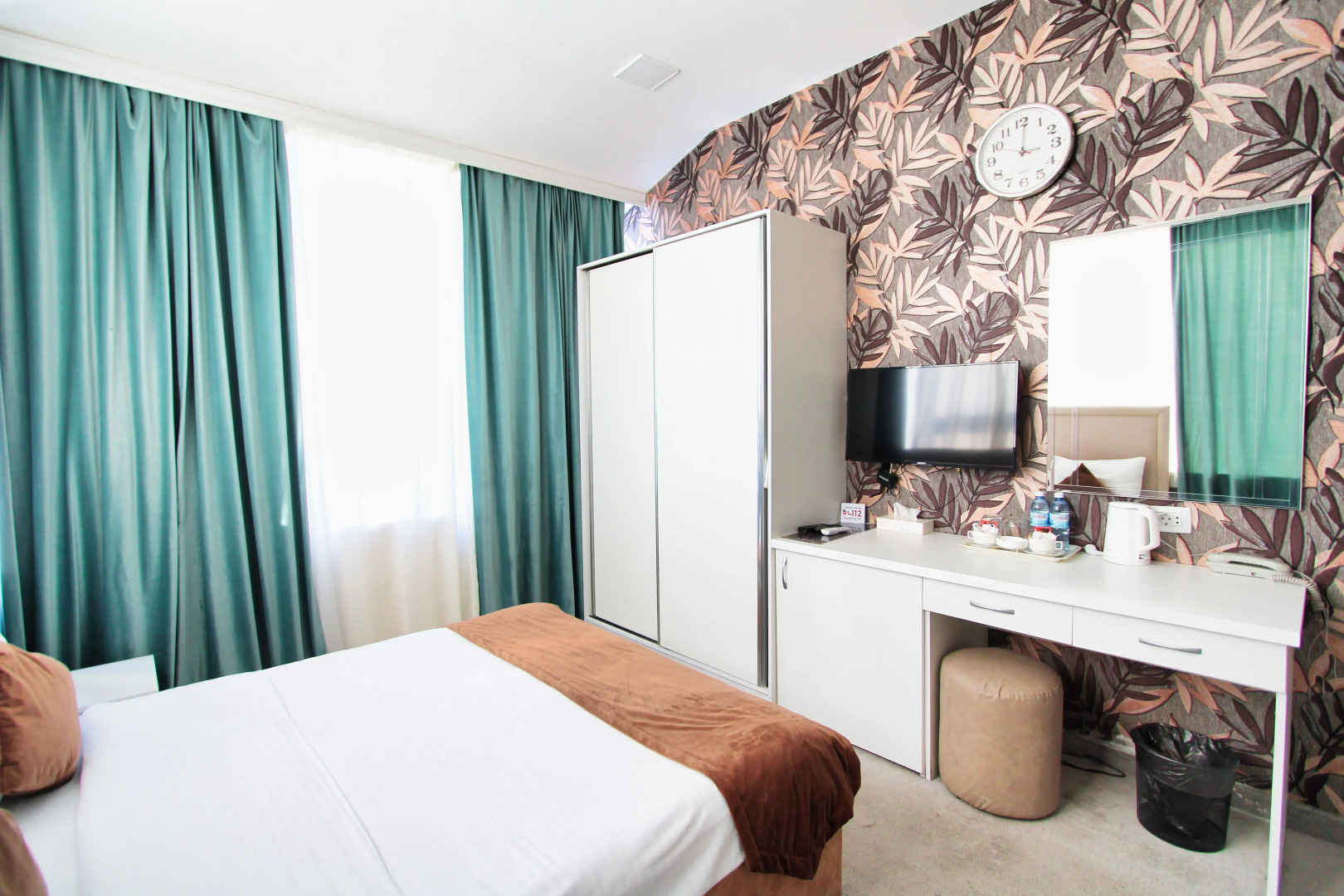 Photo - Old Sunday Hotel