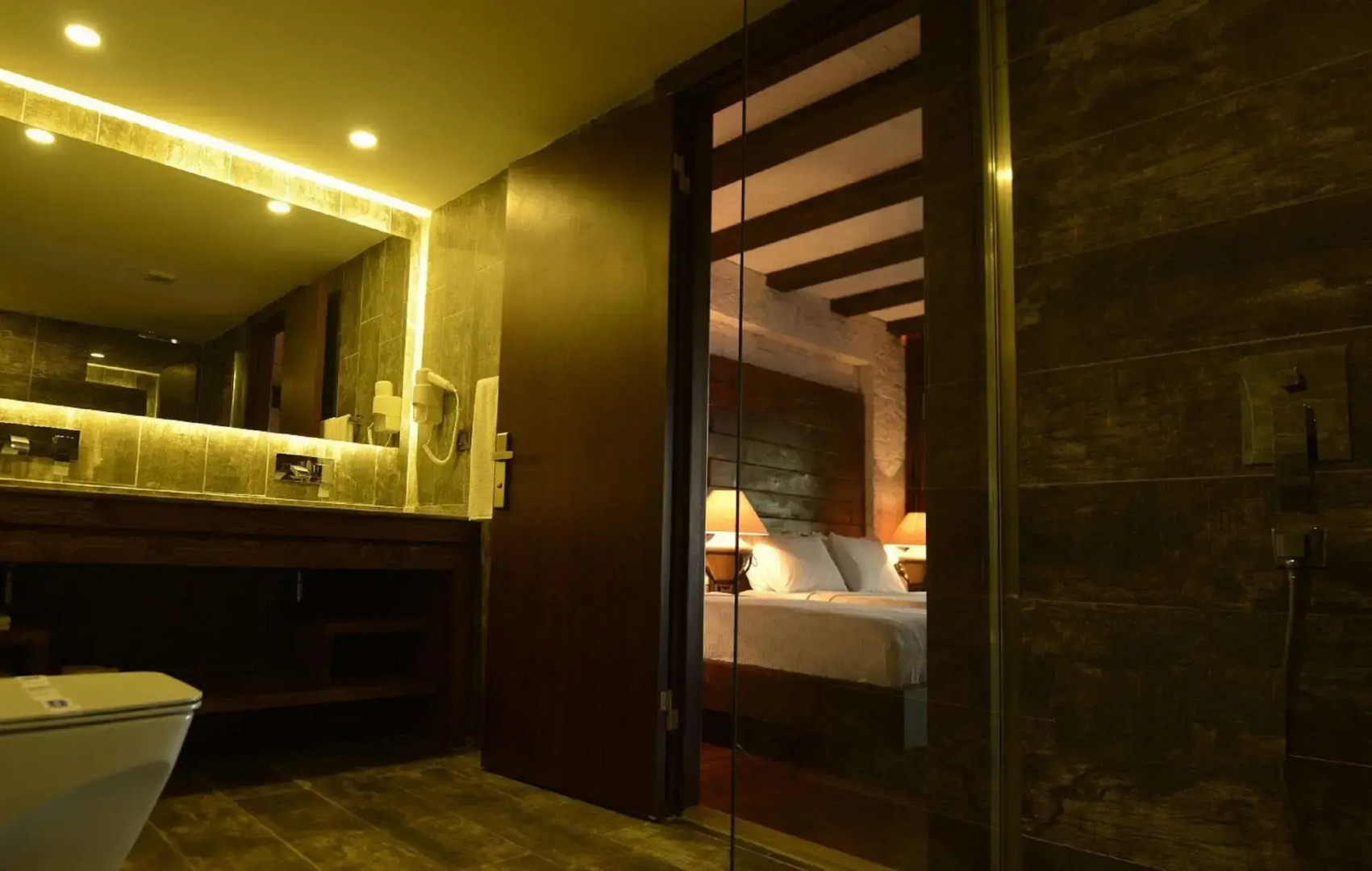 Photo - Manaspark Deluxe Hotel