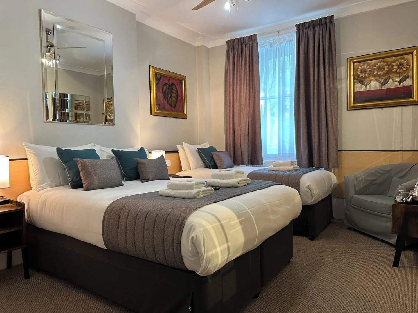 Photo - Tudor Court Hotel