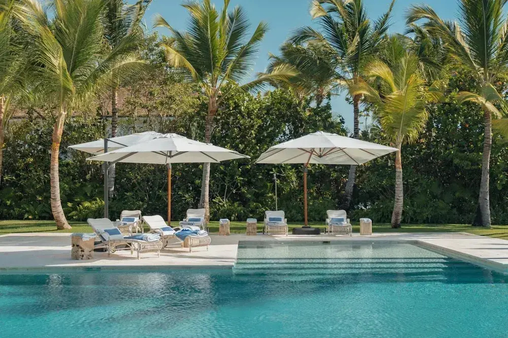 Foto - Unique lake-front 10-bedroom mansion in most luxurious resort of the caribbean