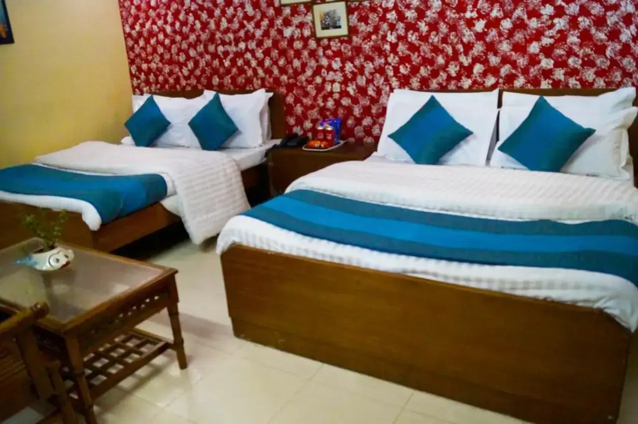 Photo - Hotel De Hocks Deluxe - New Delhi Railway Station