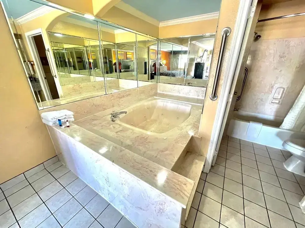 Photo - Luxury Inn & Suites Liberty
