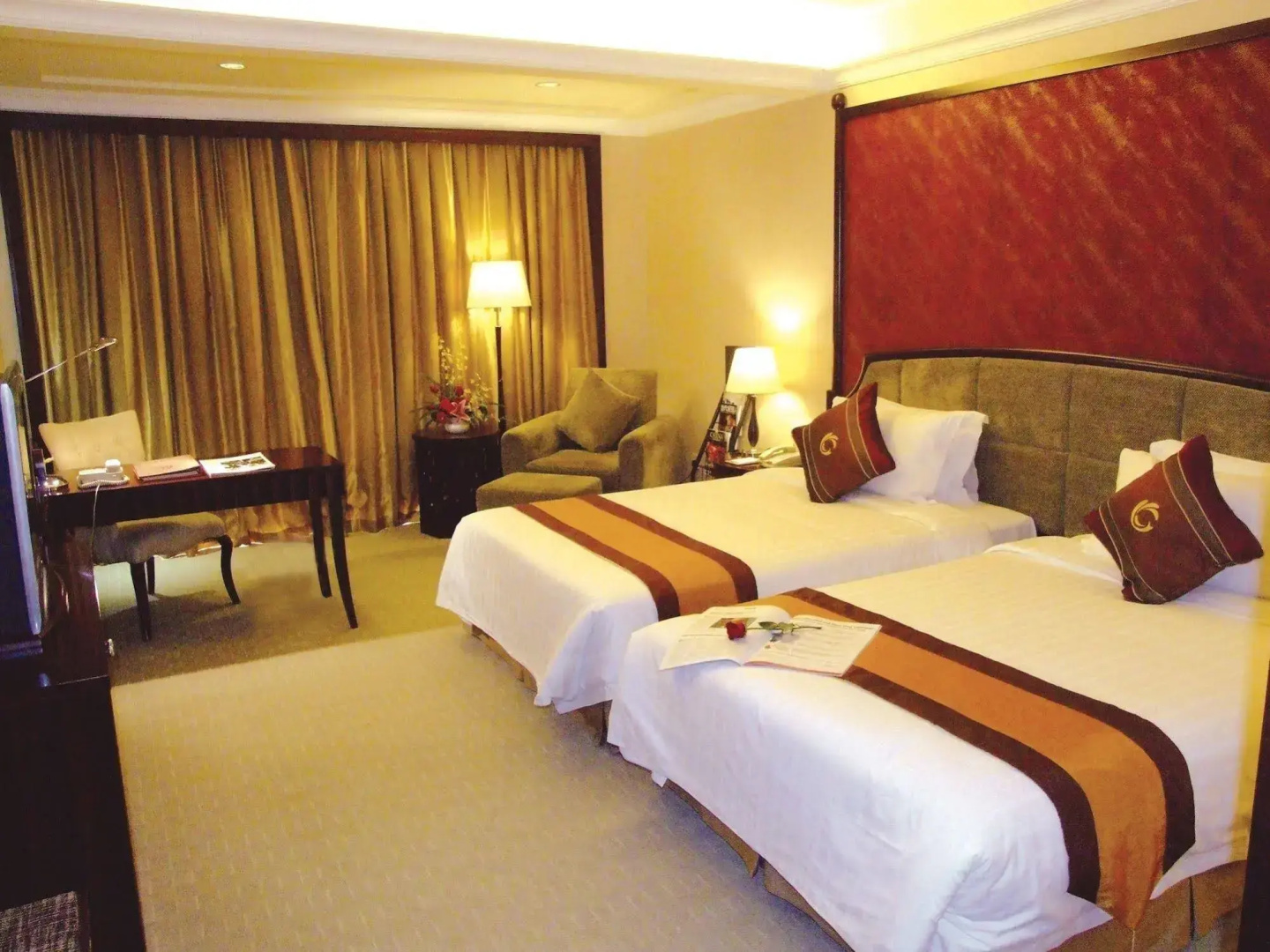 Photo - Royal Marina Plaza