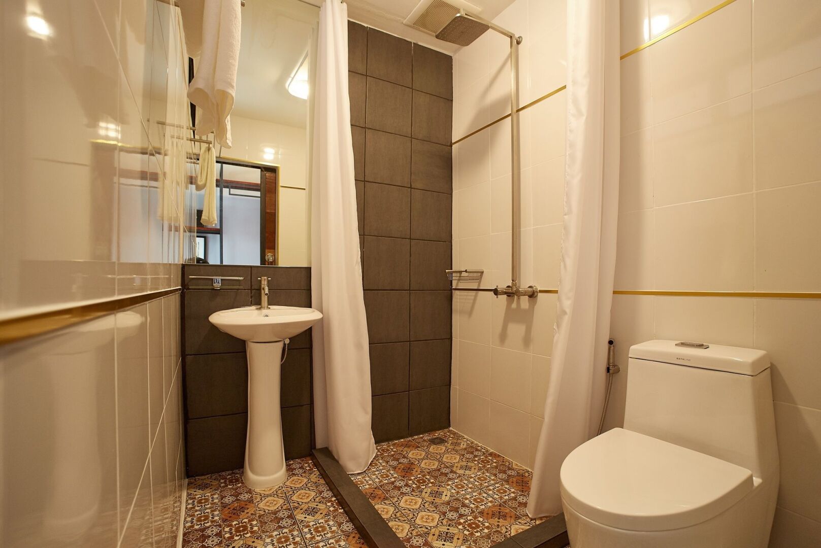 Photo - W22 by Burasari