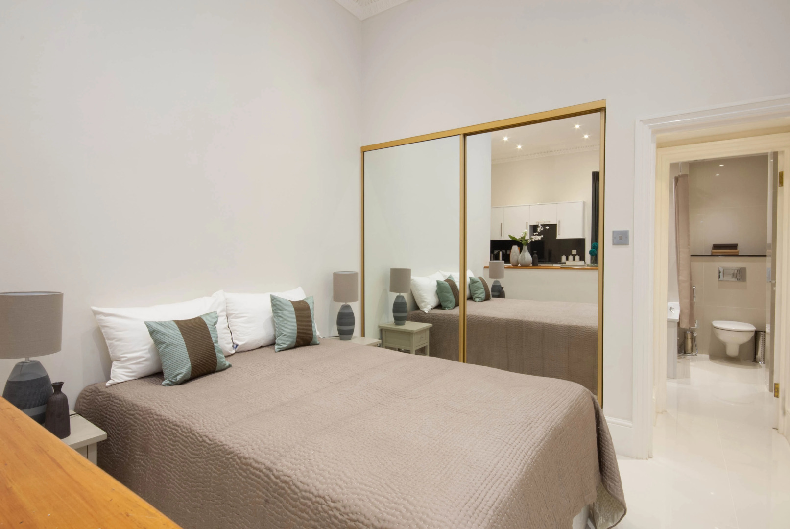 Foto - Queensgate Court Apartments