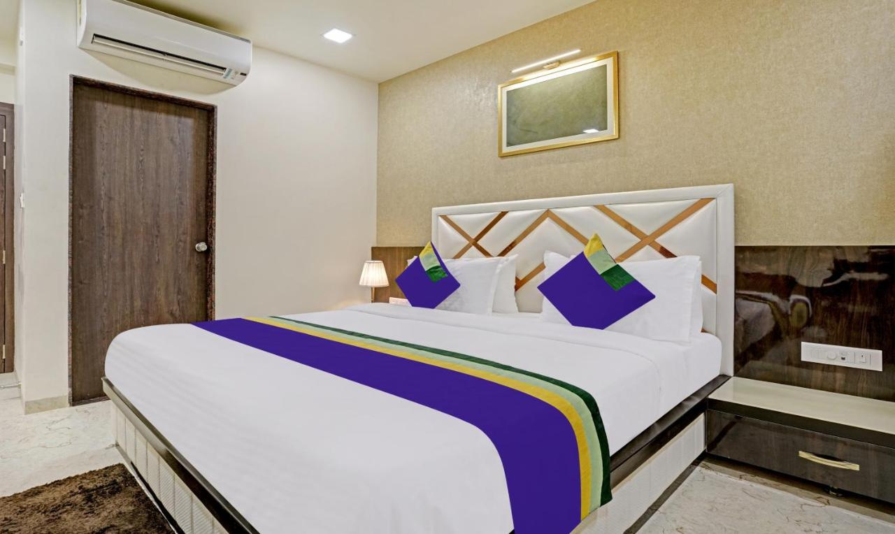 Photo - Treebo Premium Golden Bliss Trimurti Nagar Square