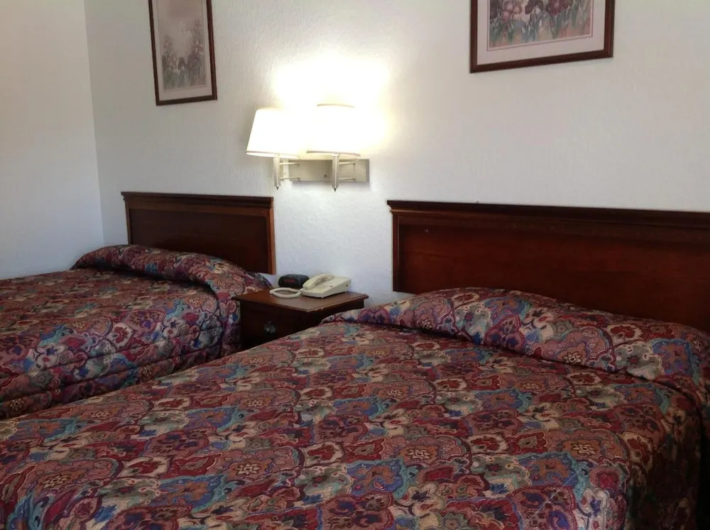 Photo - Budget Host Hempstead Inn Brookhollow/Energy Corridor