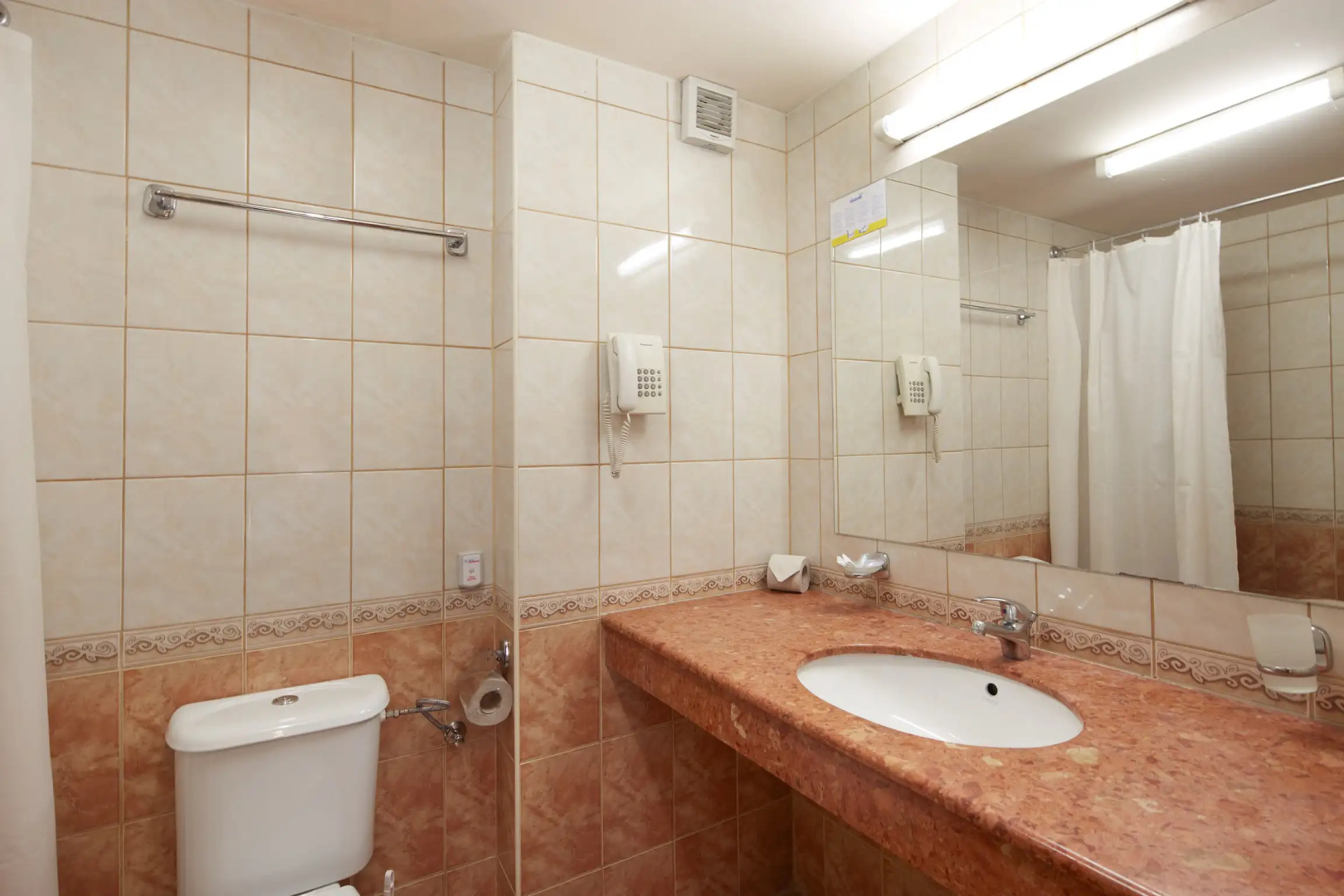 Photo - Diamond Hotel