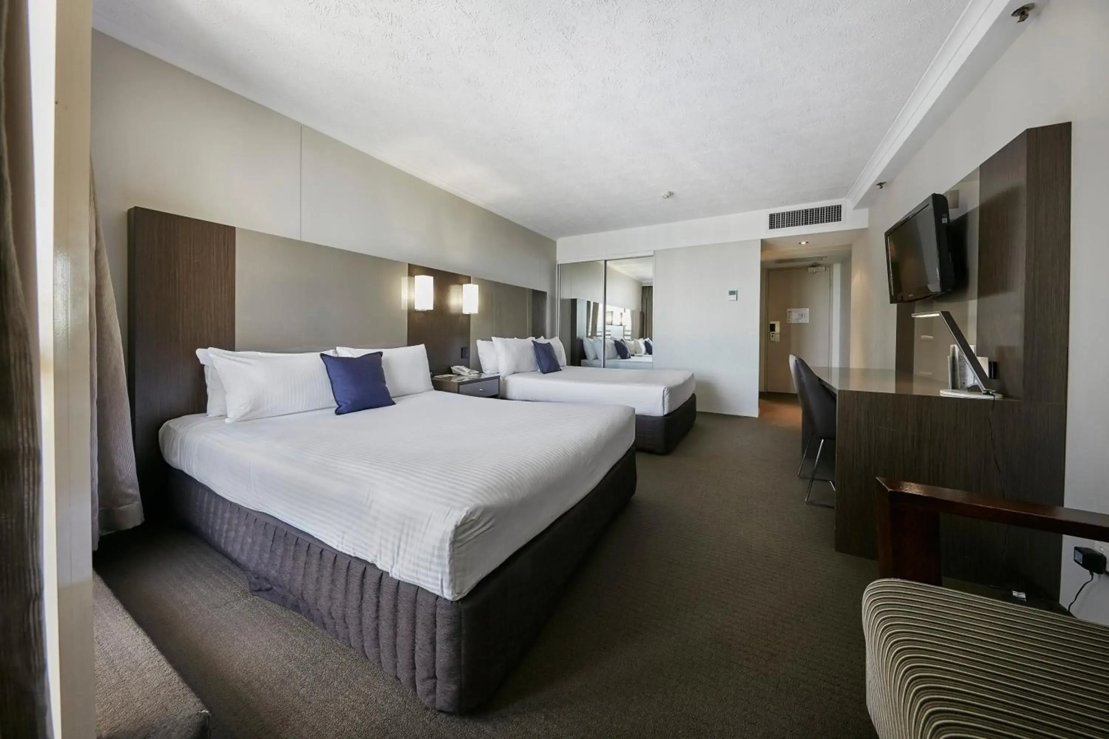 Photo - Novotel Surfers Paradise