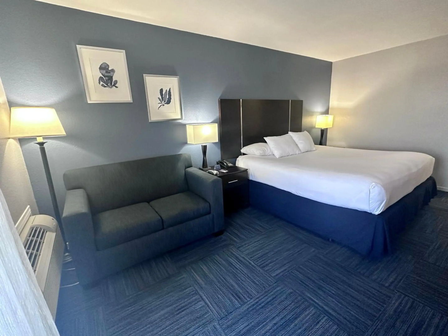 Photo - The Pacific Inn