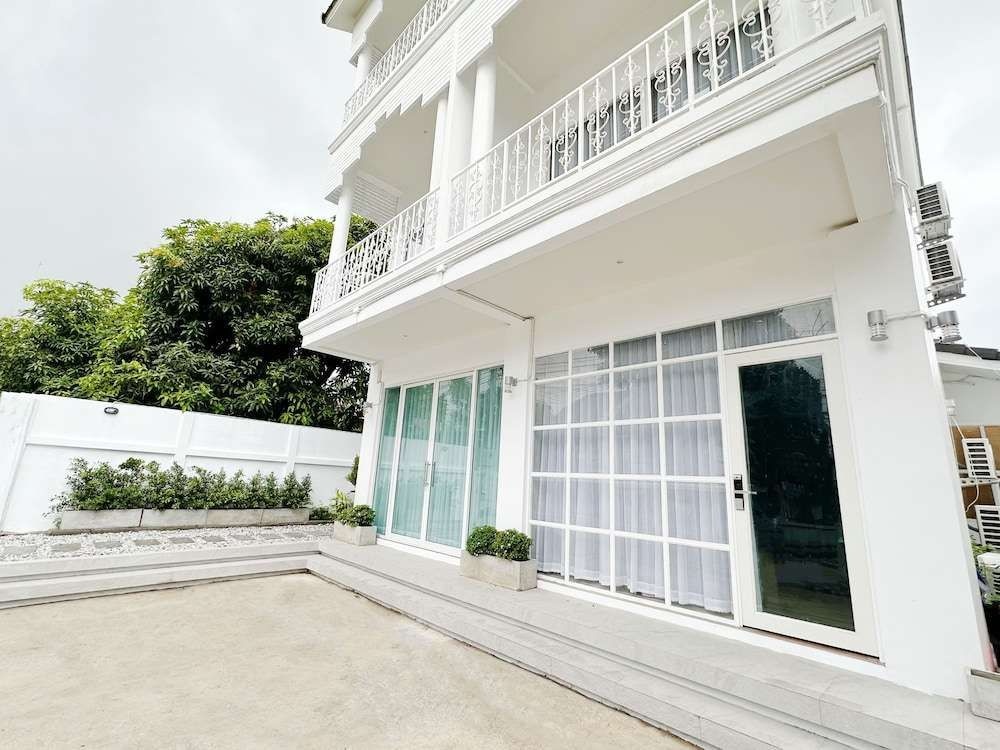 Foto - The White House Rachamankha