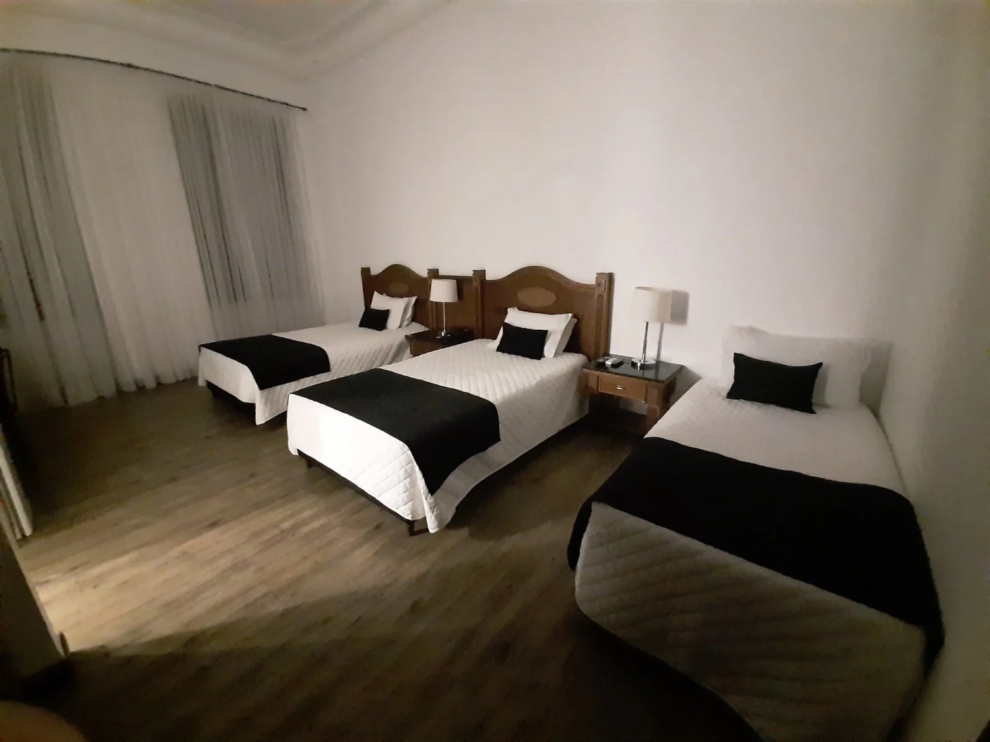 Photo - Johnscher by SJ - San Juan Curitiba