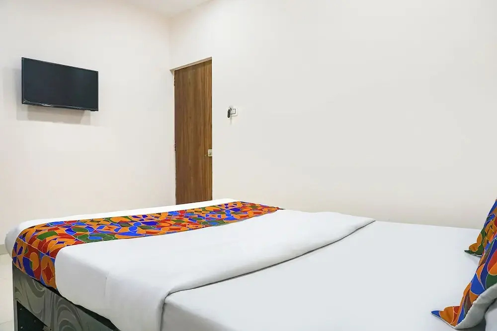 Photo - FabHotel Rachana Residency - Nr Shivaji Nagar Metro Station