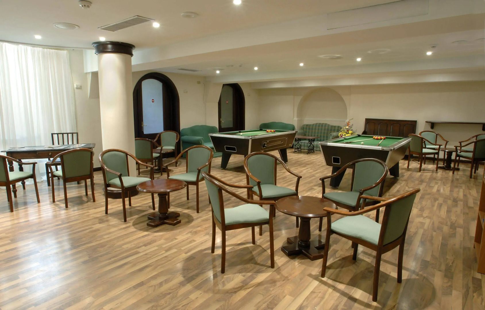 Photo - Windsor Hotel