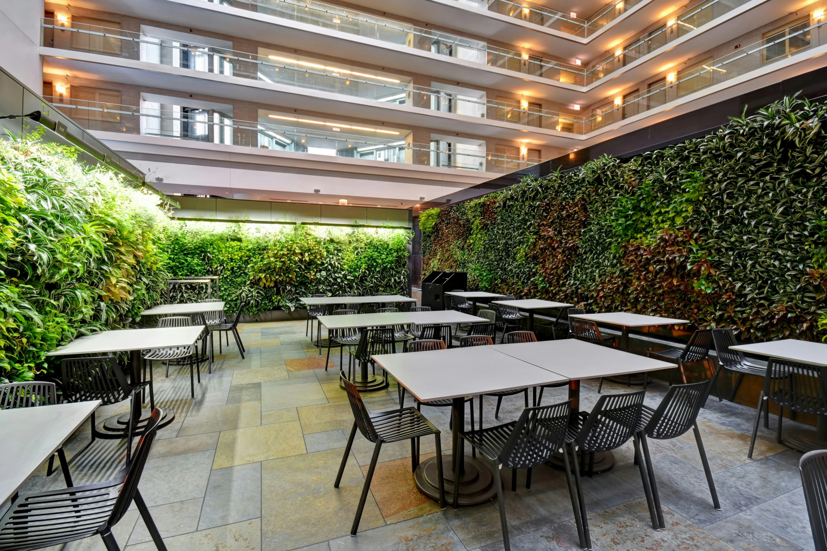 Photo - Embassy Suites by Hilton Chicago Downtown Magnificent Mile