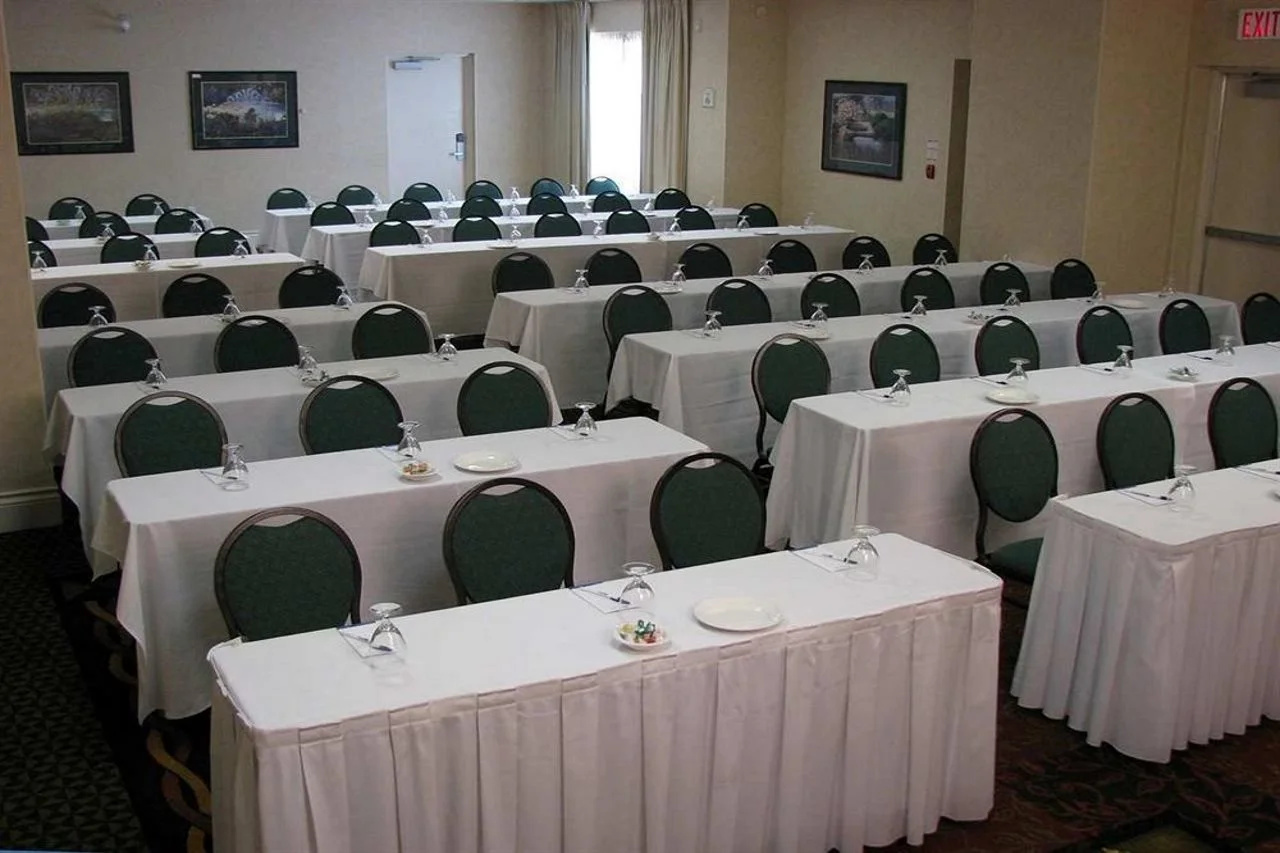 Photo - Hilton Garden Inn Toronto - Mississauga