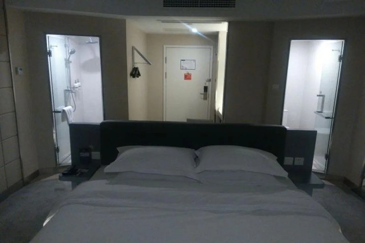 Home Inn (Jinhua Municipal Government Bayi South Street Subway Station)