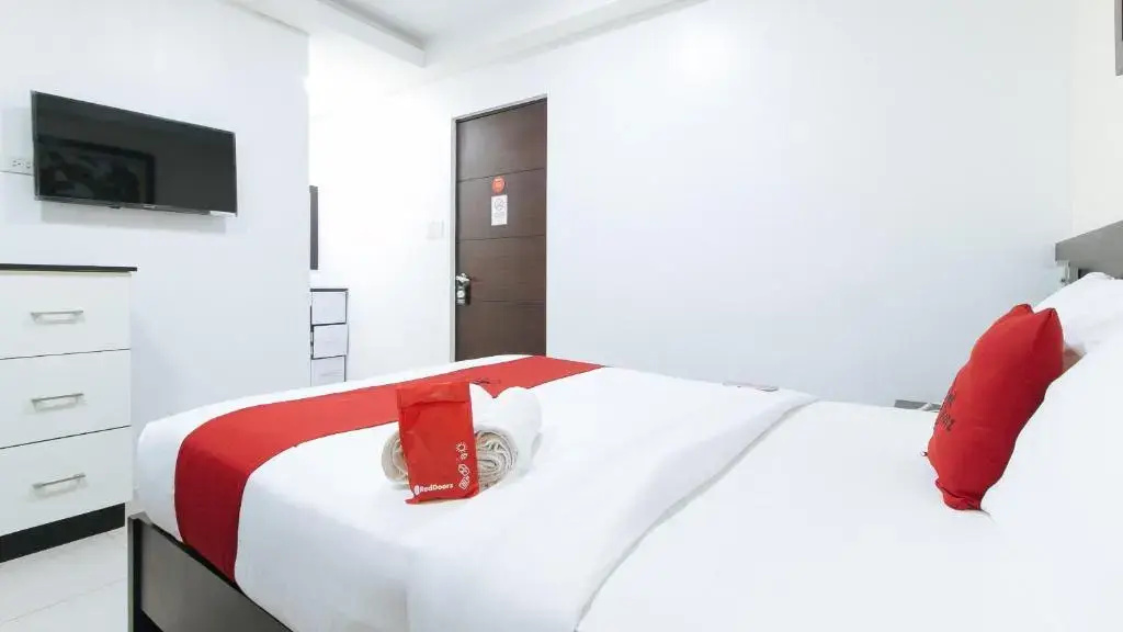 Photo - RedDoorz Plus at Evangelista Street Makati