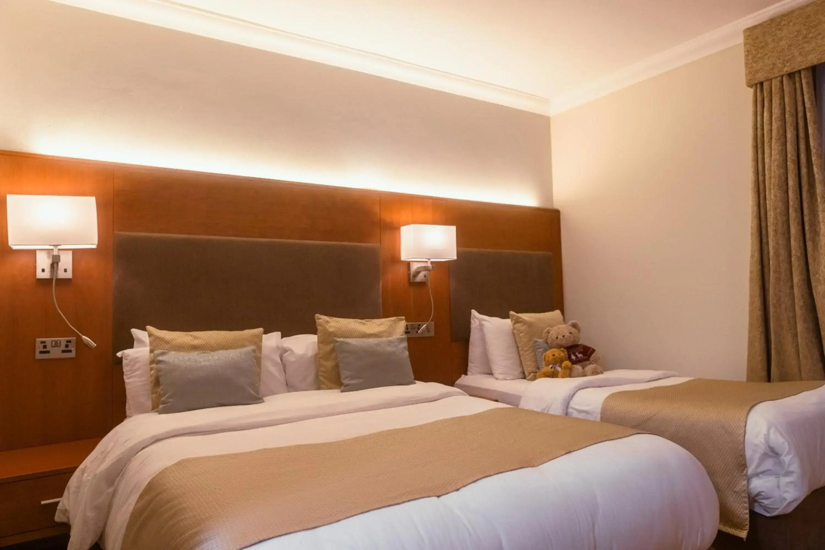 Photo - Uppercross House Hotel