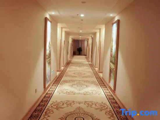 Vienna Hotel (Dingxi High Speed Railway Wanda Plaza)