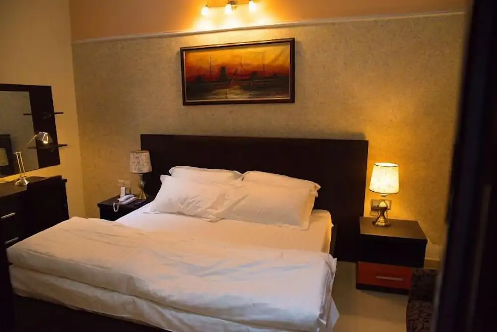 Camas Hotel and Suites