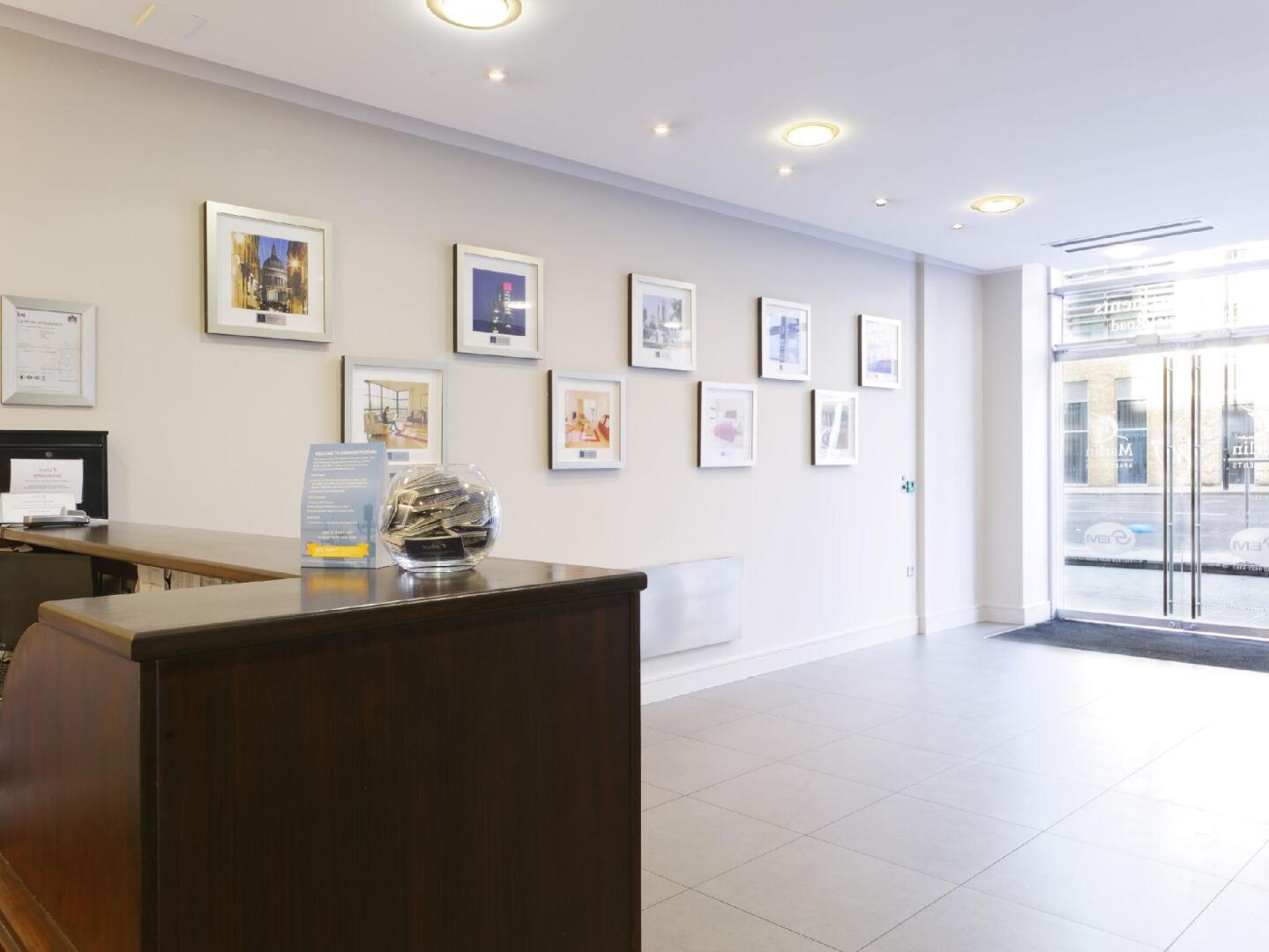 Foto - Marlin Aldgate Tower Bridge