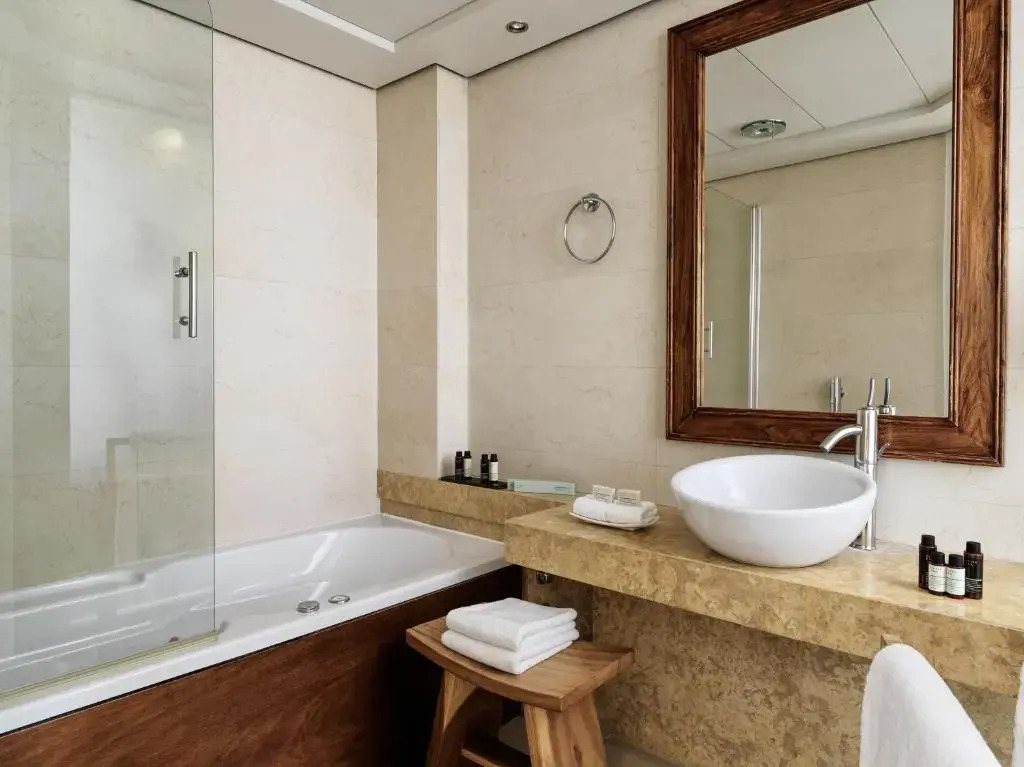 Photo - Sea View Cityscape Hotel