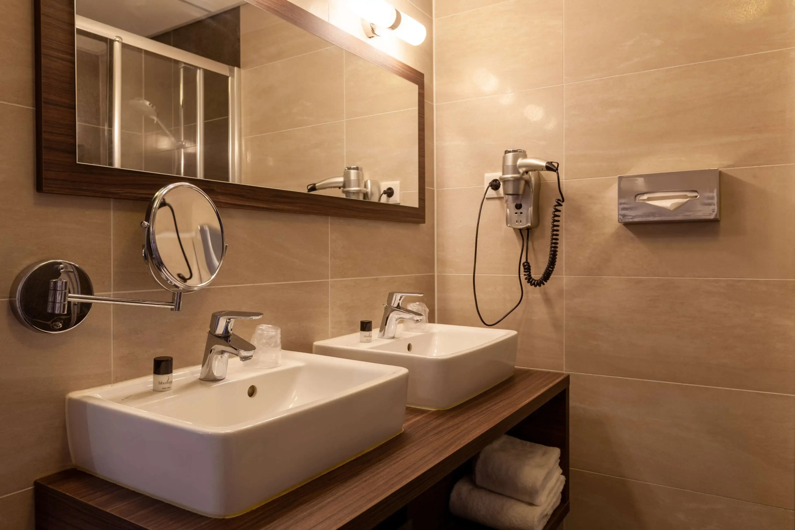 Photo - Grand Museum Hotel, BW Signature Collection