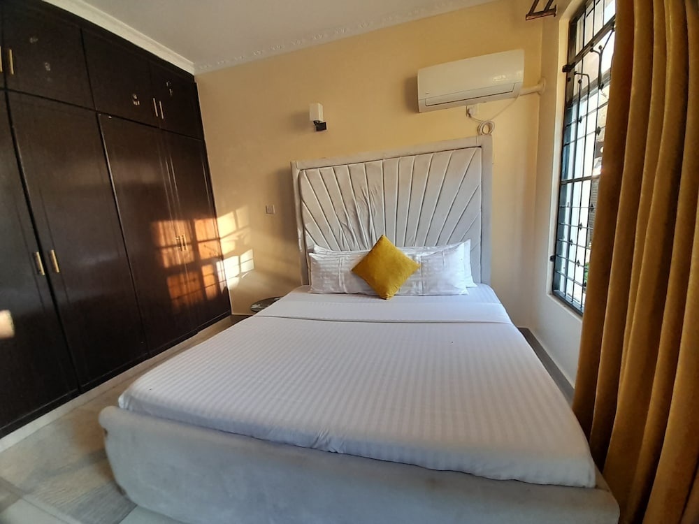 Lux Suites PK Ocean View Apartments
