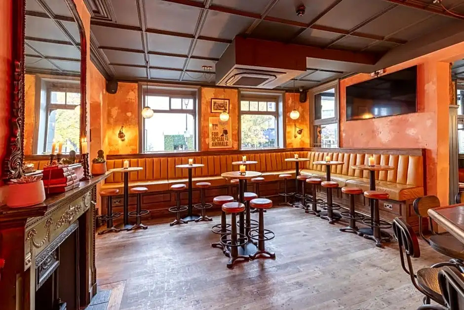 Foto - The Wolfpack Inn