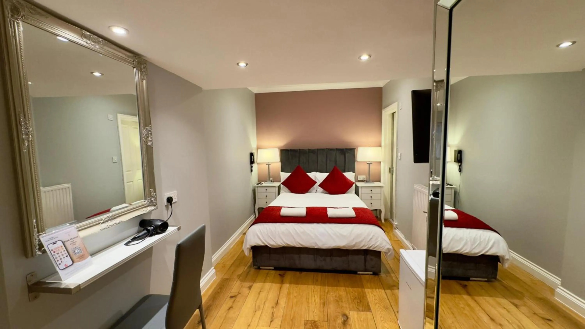 Photo - Classic Hyde Park Hotel