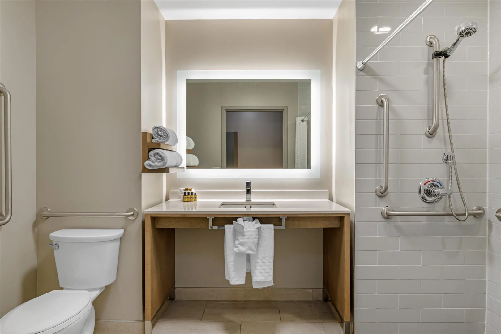 Foto - Best Western Plus Dartmouth Hotel & Suites
