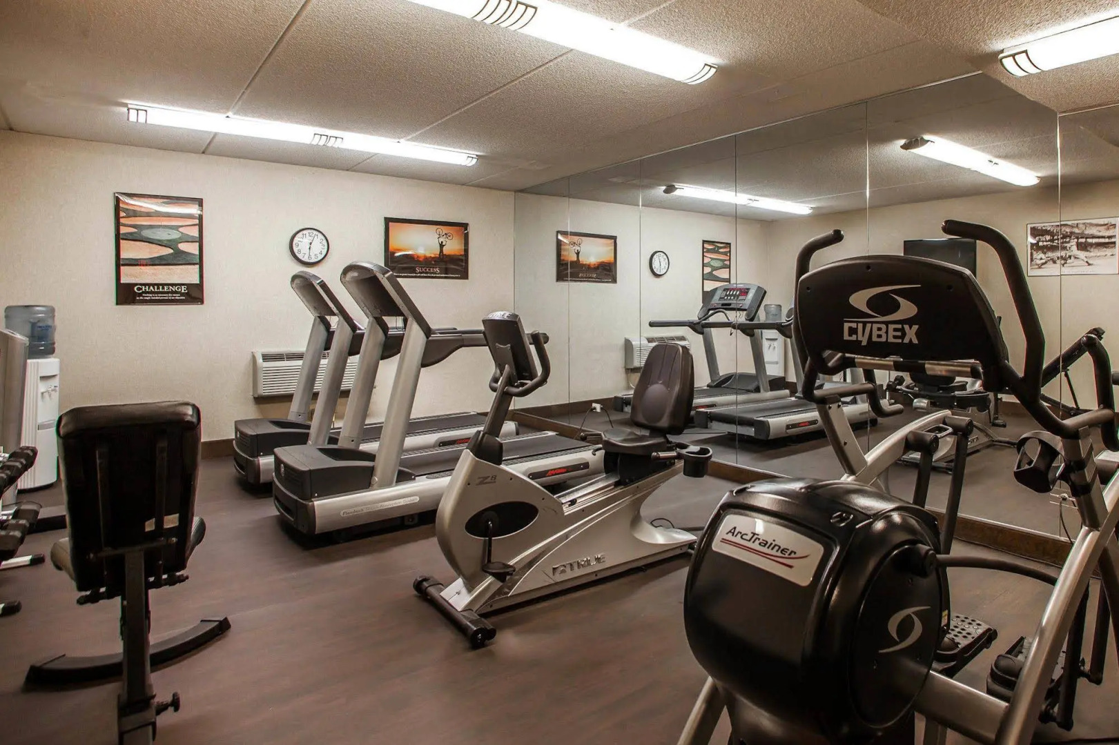 Photo - Suburban Studios Arlington Heights Elk Grove