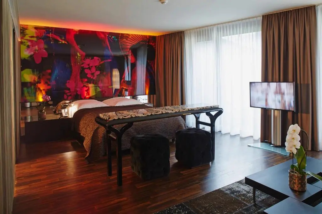 Photo - Savoy Hotel