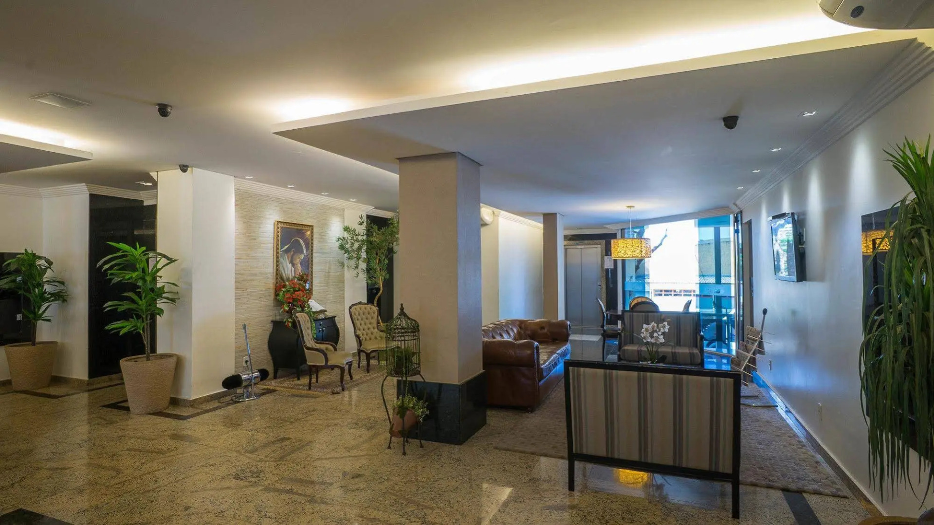 Photo - Laguna Plaza Hotel